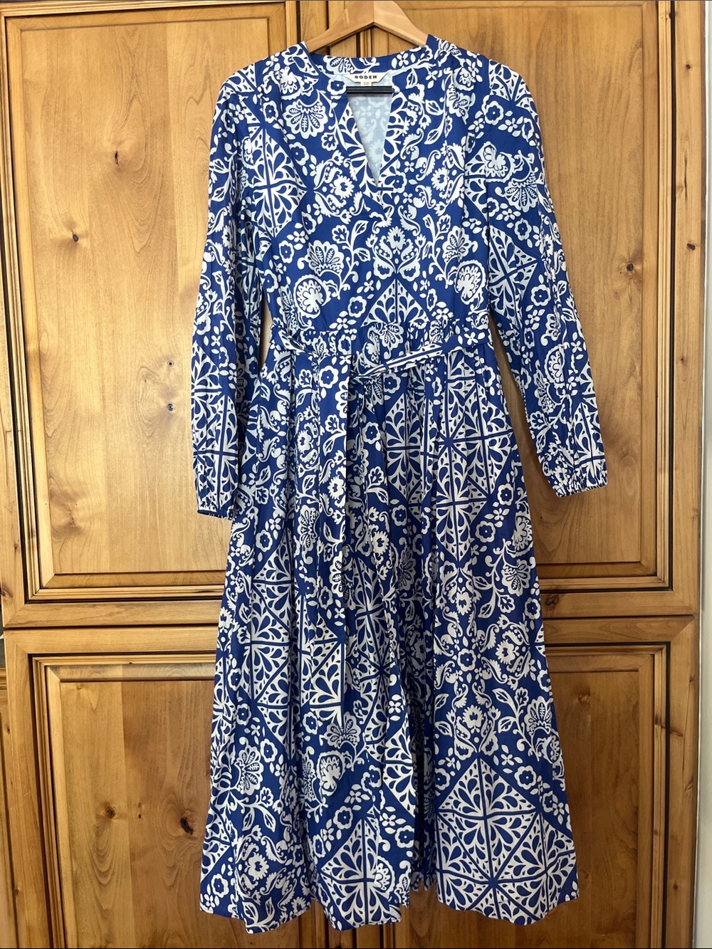 Boden Jen Cotton Blue and White Printed Long Sleeve Midi Dress